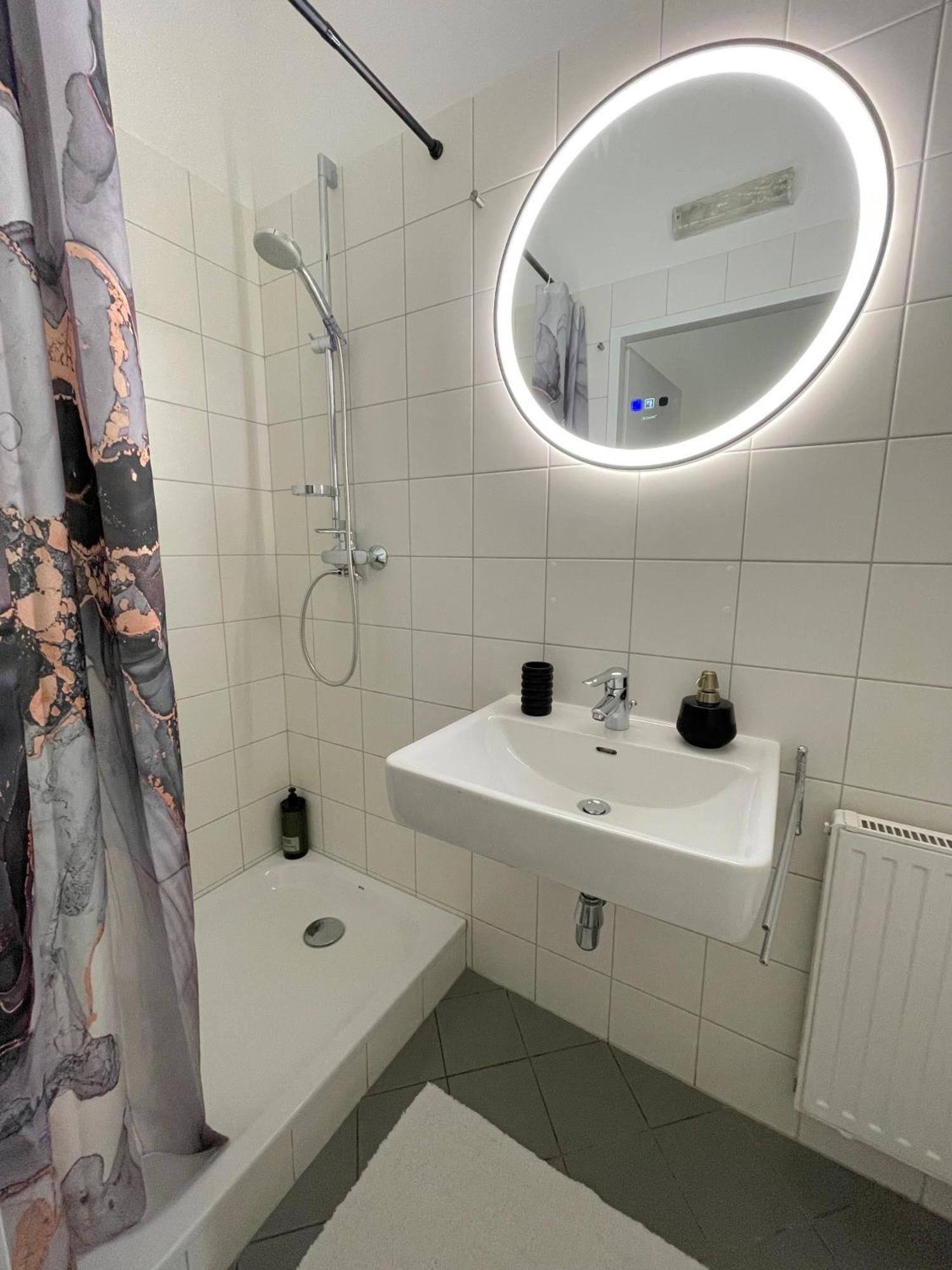 Authentic Apartment Near The City Centre Wien Exteriör bild